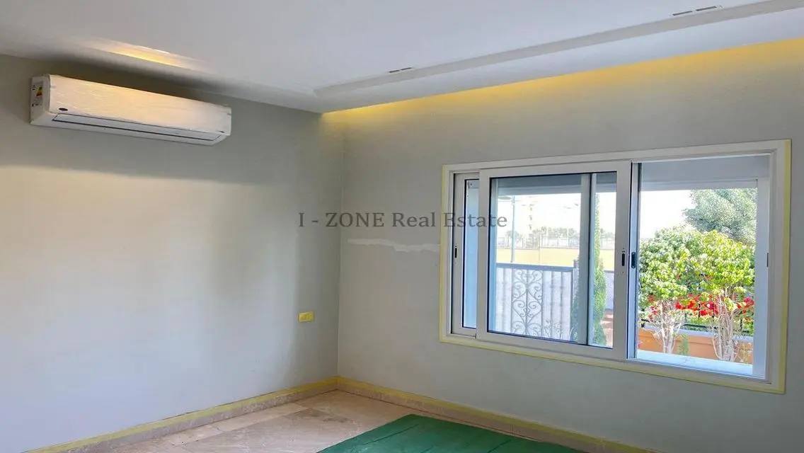 Luxurious Apartment with 2500 Square Meters in I-Zone