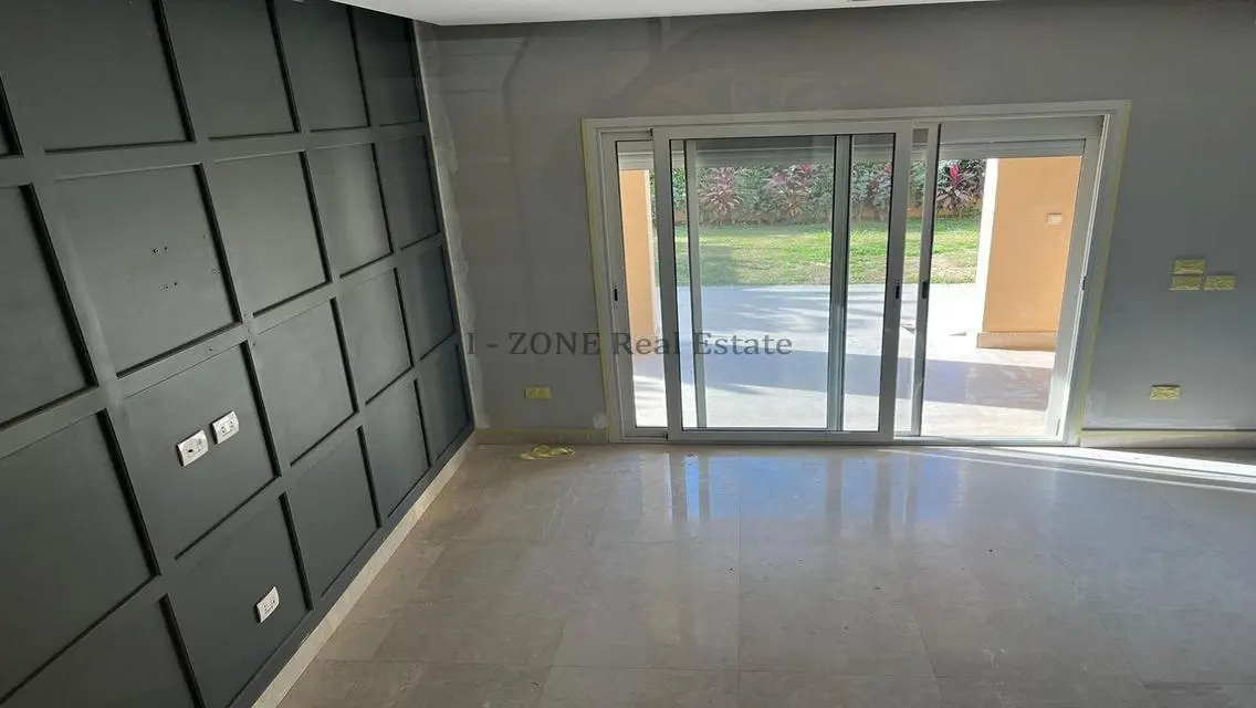 Luxurious Apartment with 2500 Square Meters in I-Zone