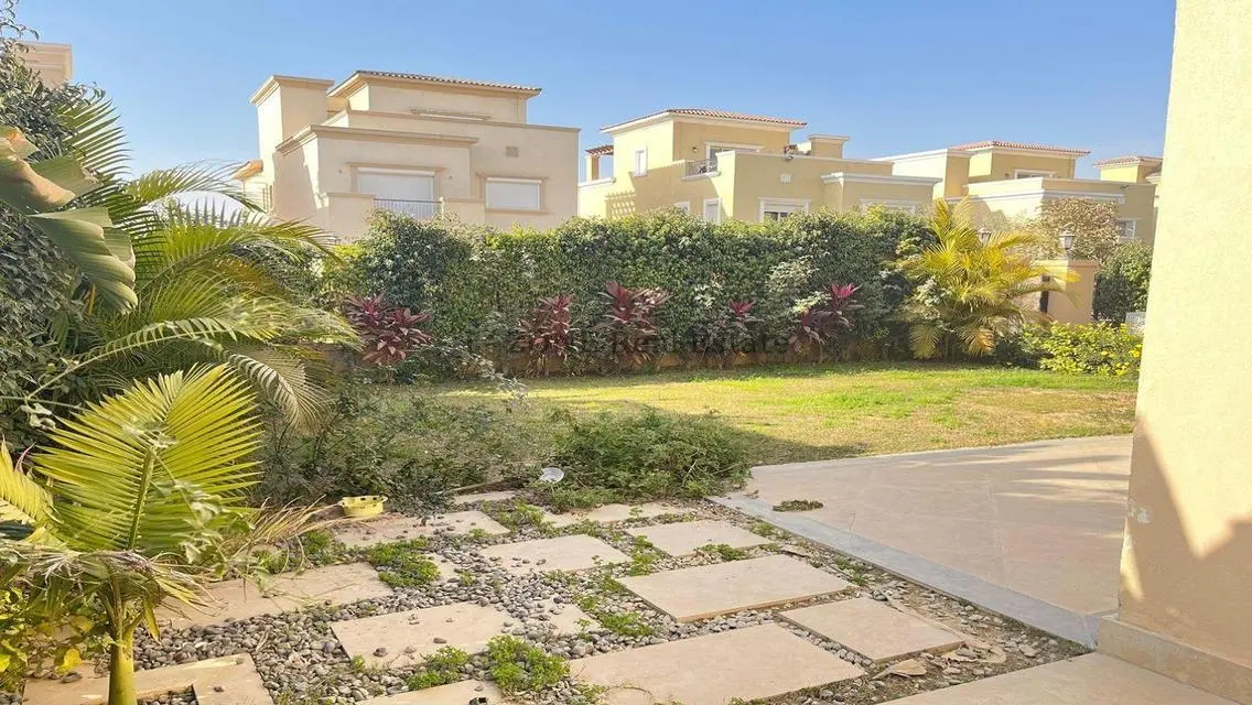 Luxurious Apartment with 2500 Square Meters in I-Zone