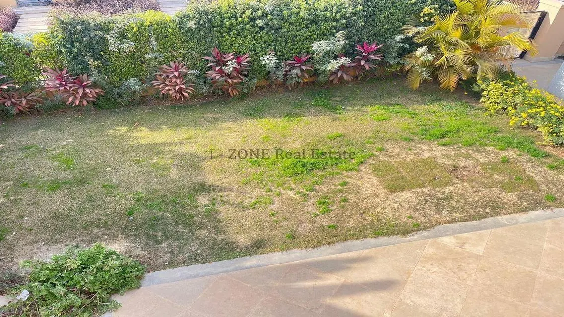 Luxurious Apartment with 2500 Square Meters in I-Zone