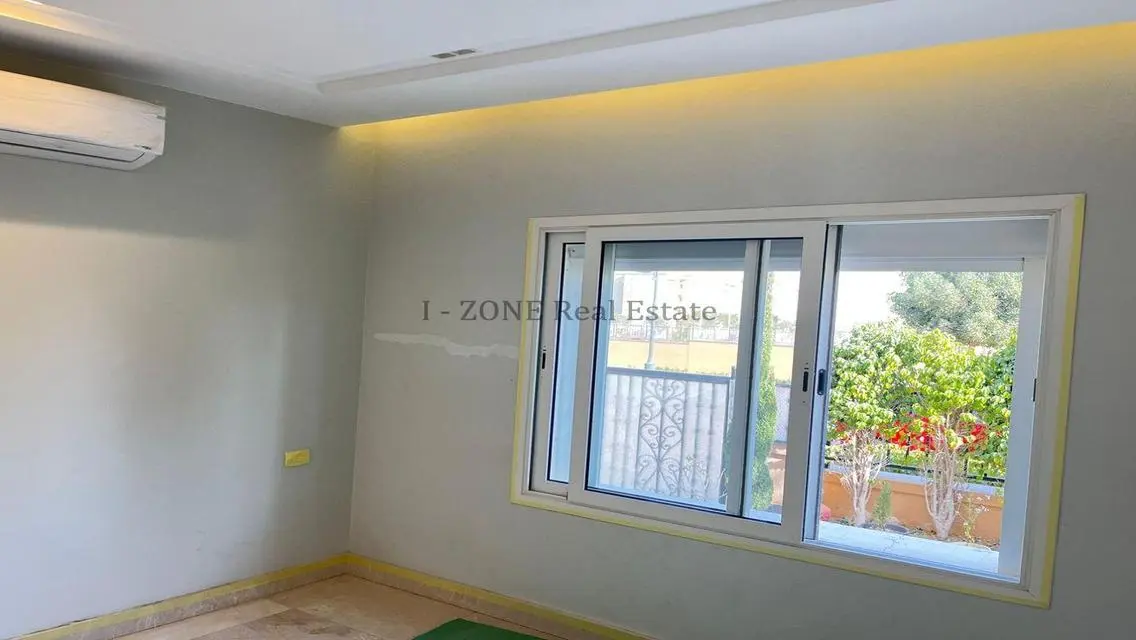 Luxurious Apartment with 2500 Square Meters in I-Zone