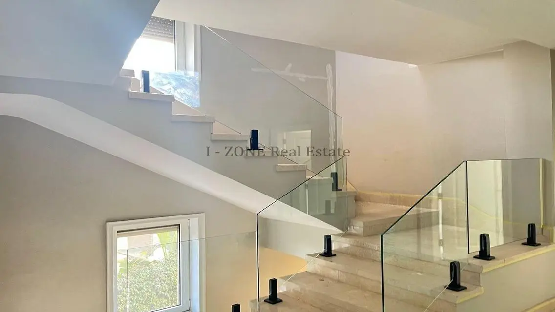 Luxurious Apartment with 2500 Square Meters in I-Zone