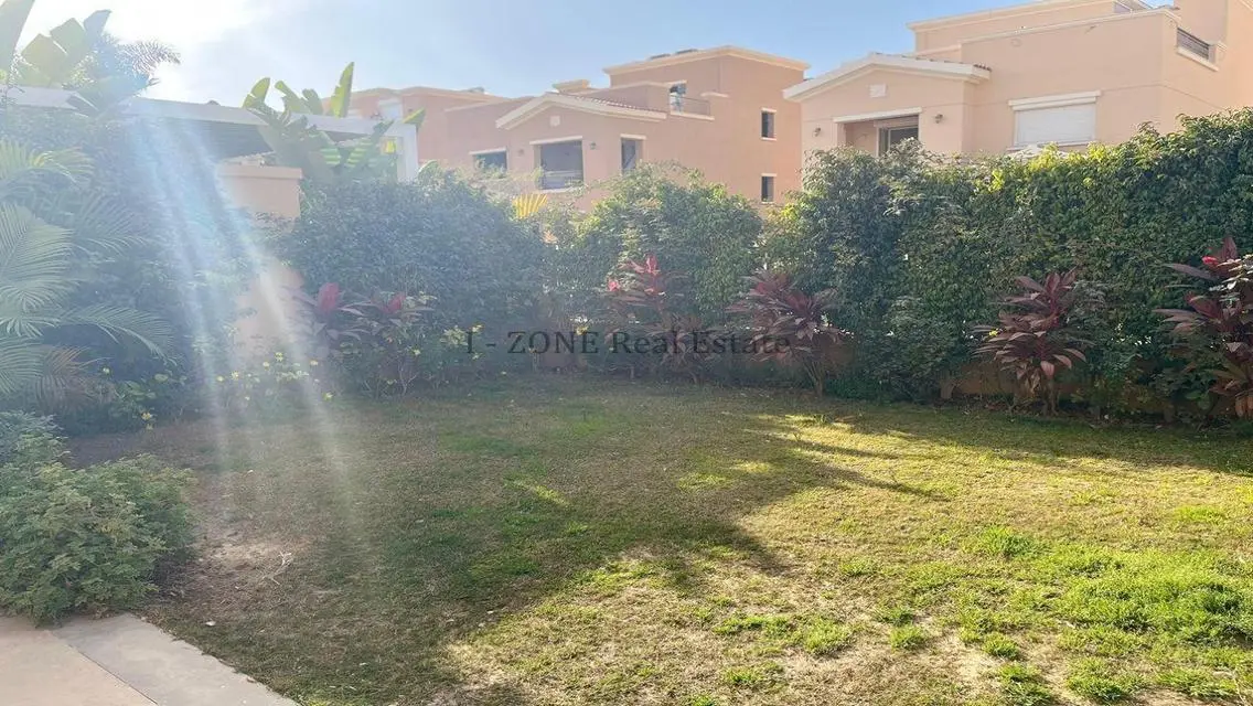 Luxurious Apartment with 2500 Square Meters in I-Zone