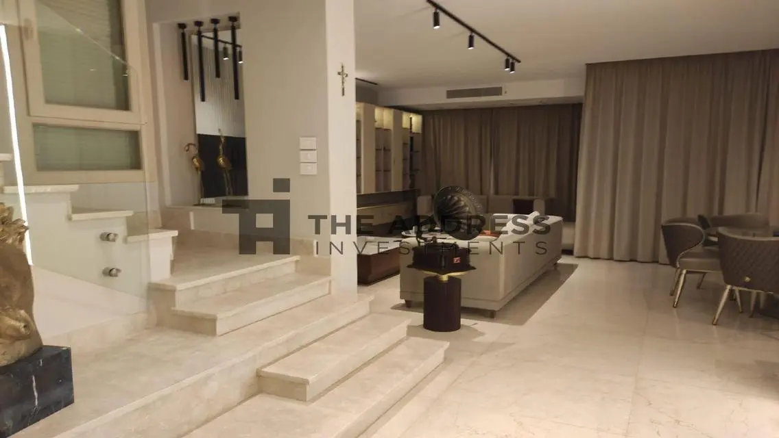 -Luxury Villa with Private Pool and Garden-