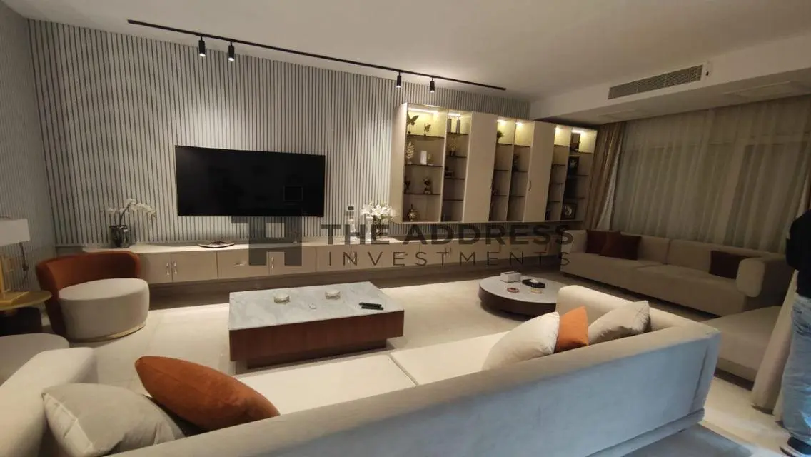 -Luxury Villa with Private Pool and Garden-