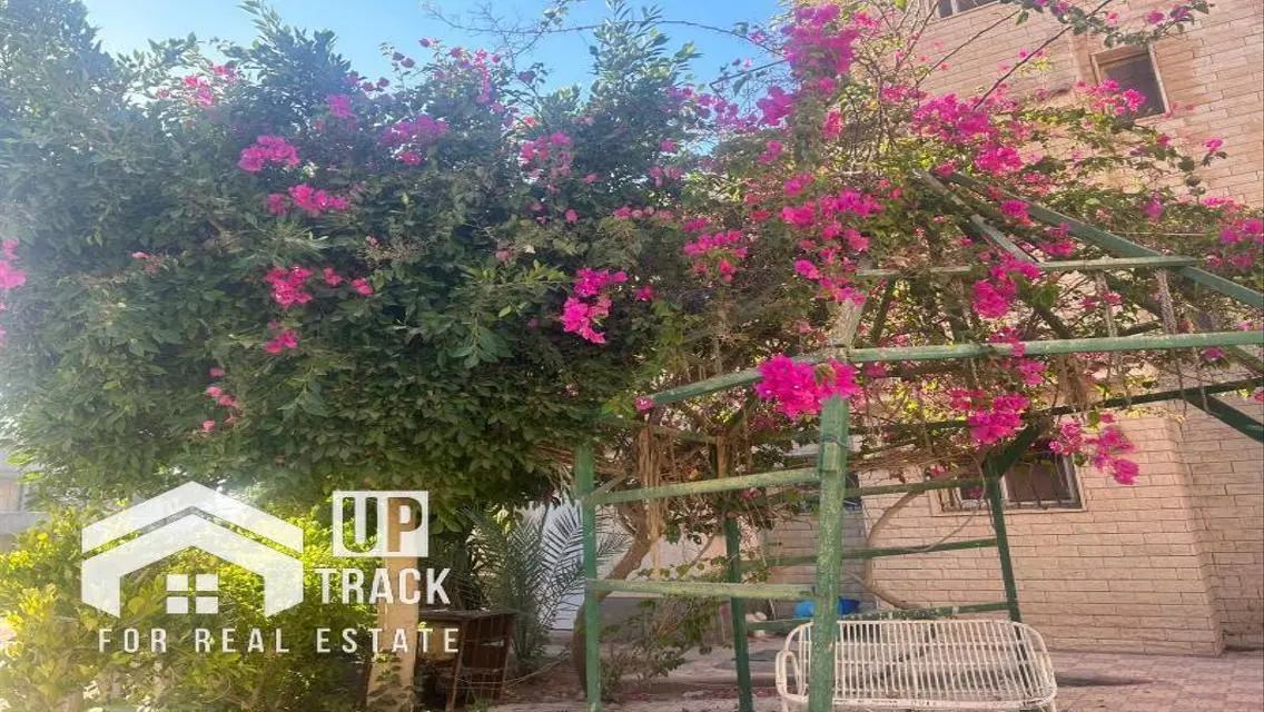 شقة رائعة مع إطلالة جميلة ومساحة شاسعة