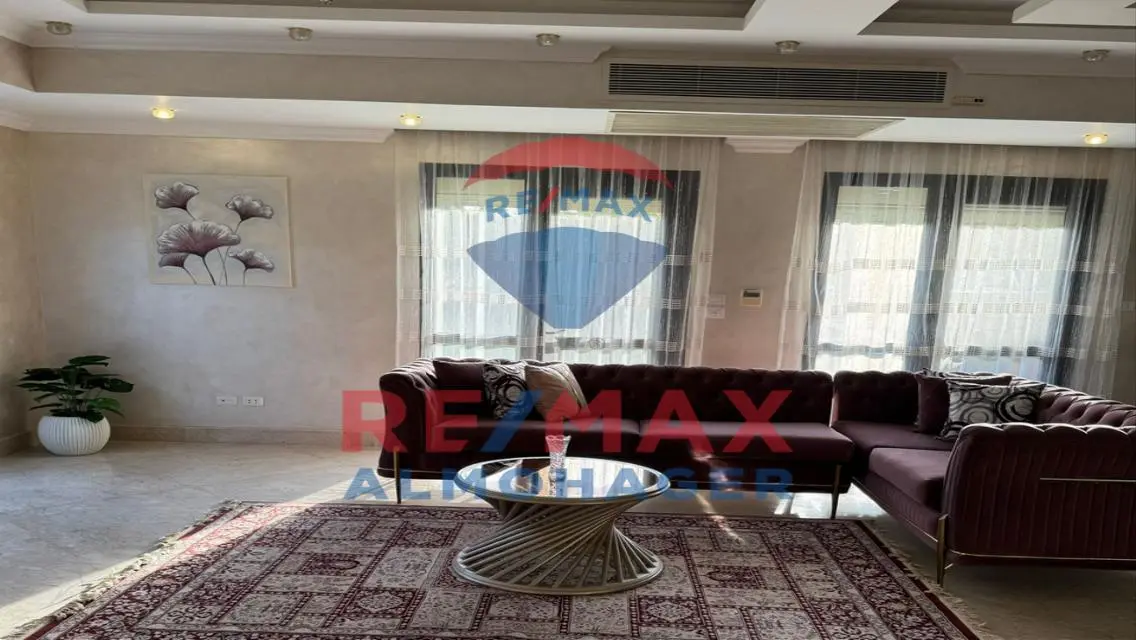 Luxury Apartment with Private Garden in the Heart of the City