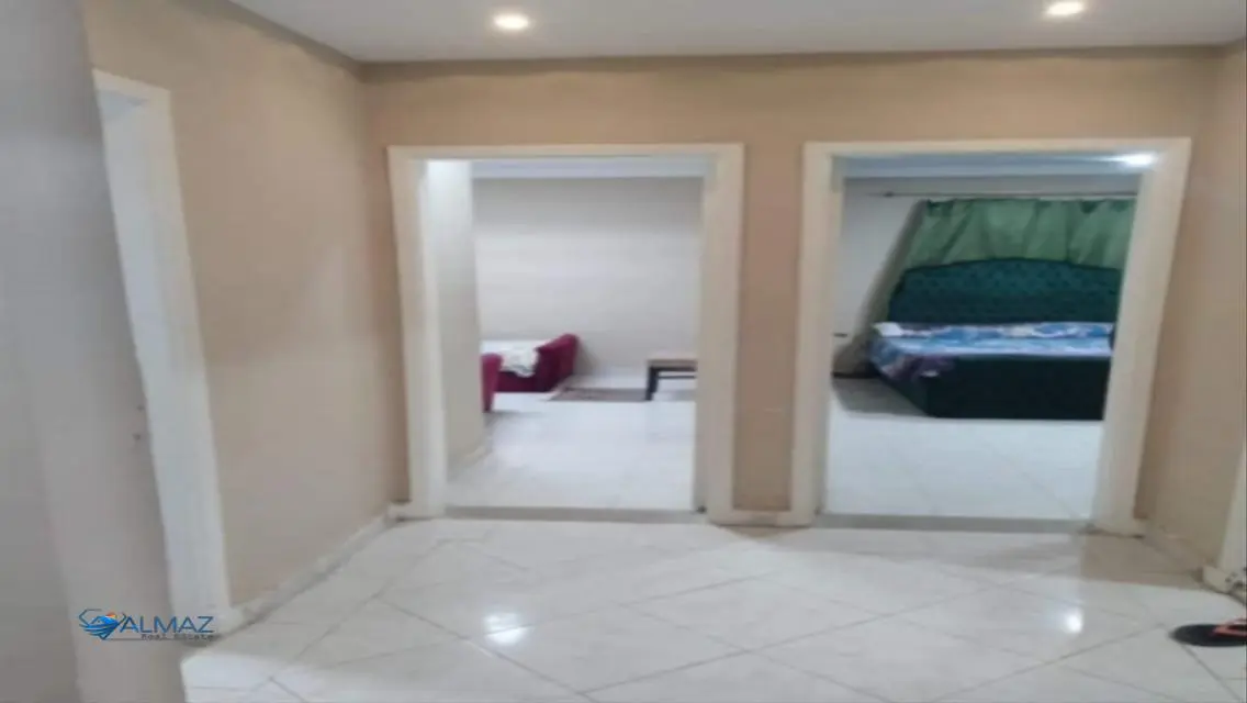 شقة فاخرة للإيجار مع شرفة وحارس أمن