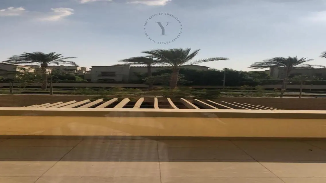 فيلا فاخرة للبيع مع إطلالة رائعة
