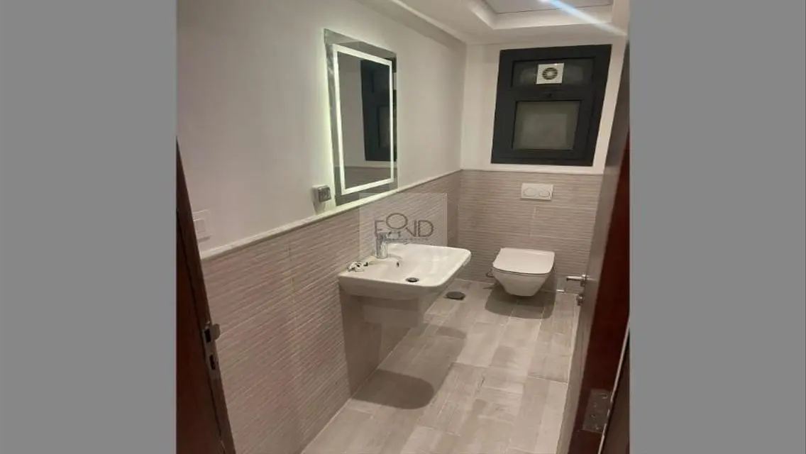Luxurious Apartment for Rent with Lake View