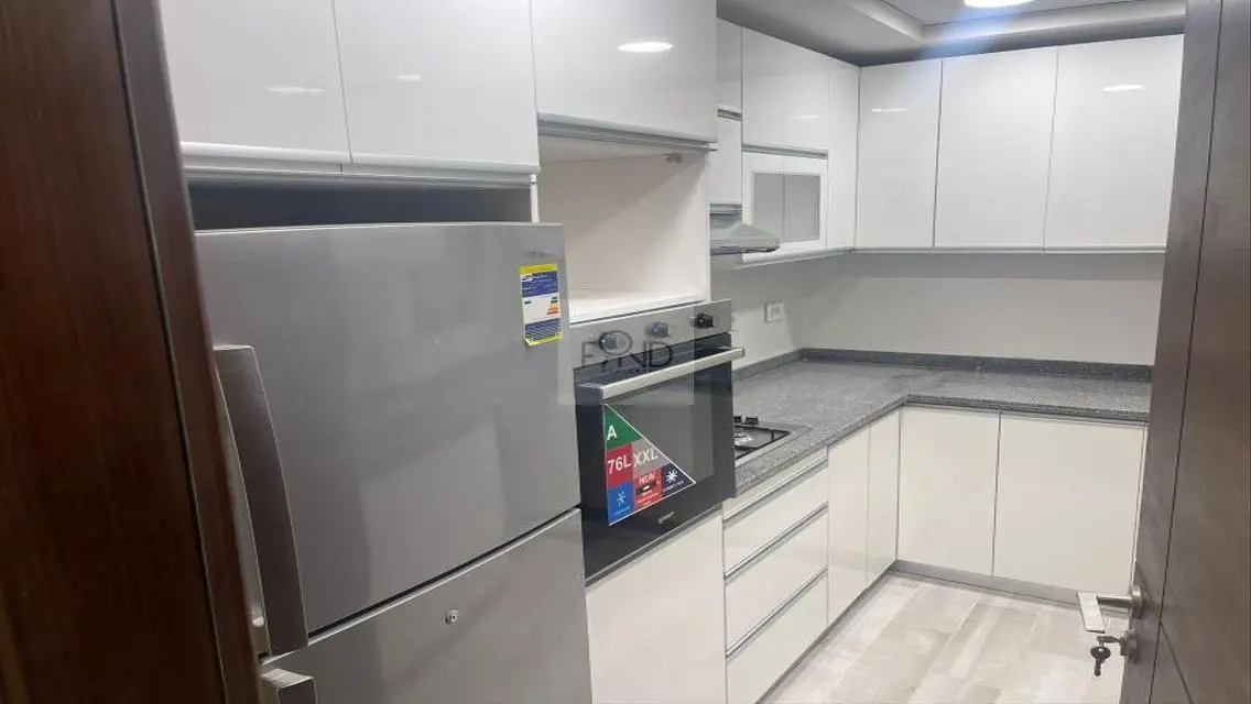 Luxurious Apartment for Rent with Lake View