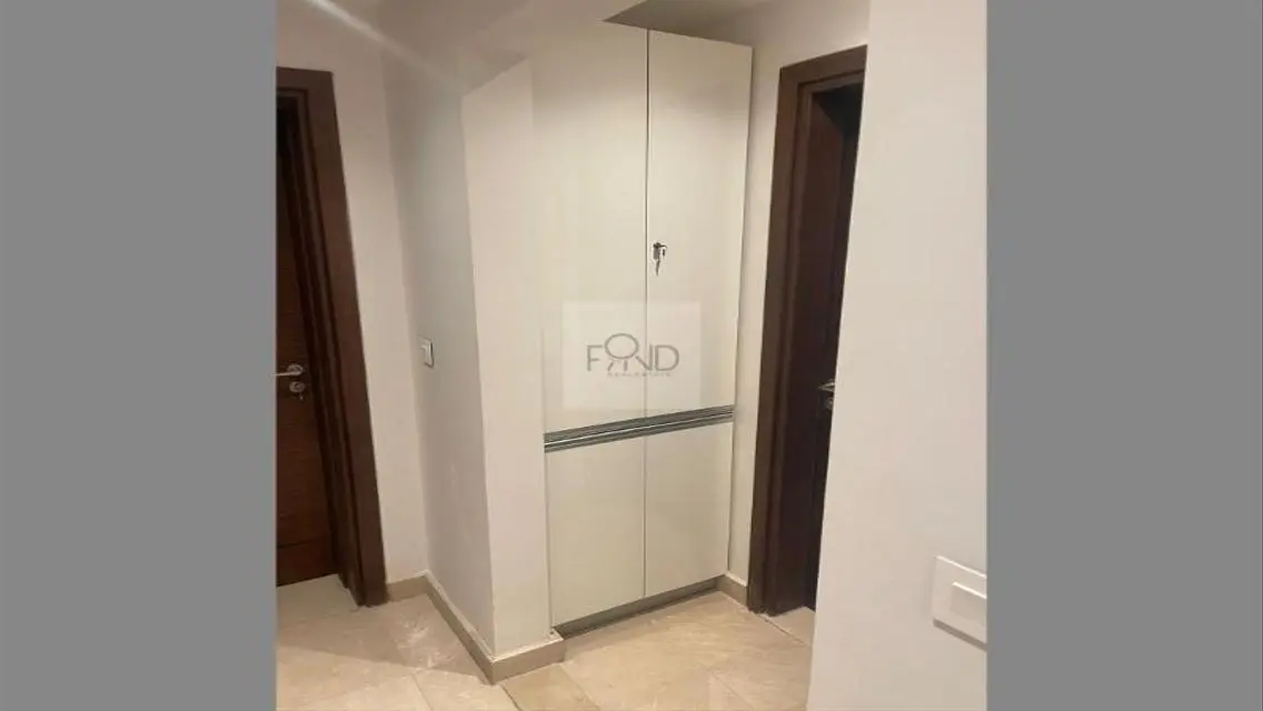 Luxurious Apartment for Rent with Lake View