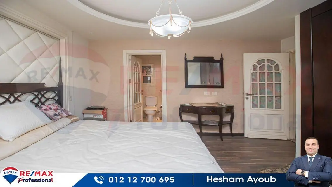 Luxury Villa Overlooking the Lakes for Sale