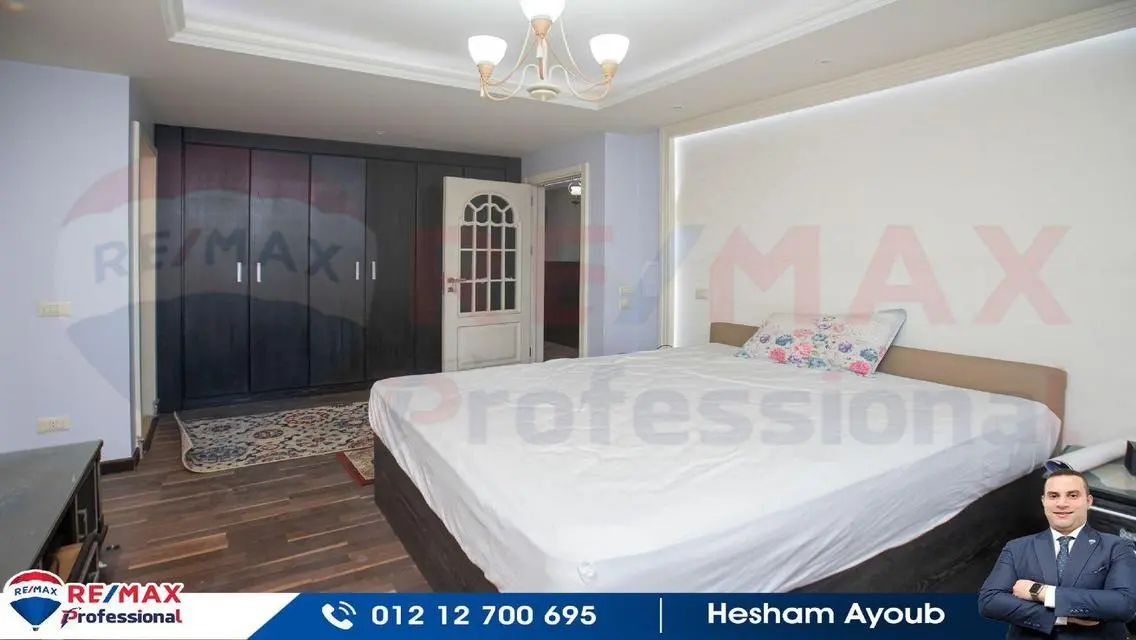 Luxury Villa Overlooking the Lakes for Sale