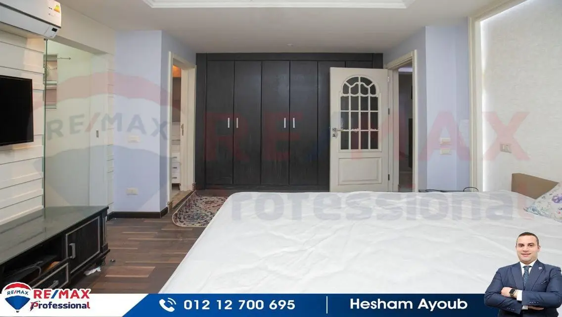 Luxury Villa Overlooking the Lakes for Sale