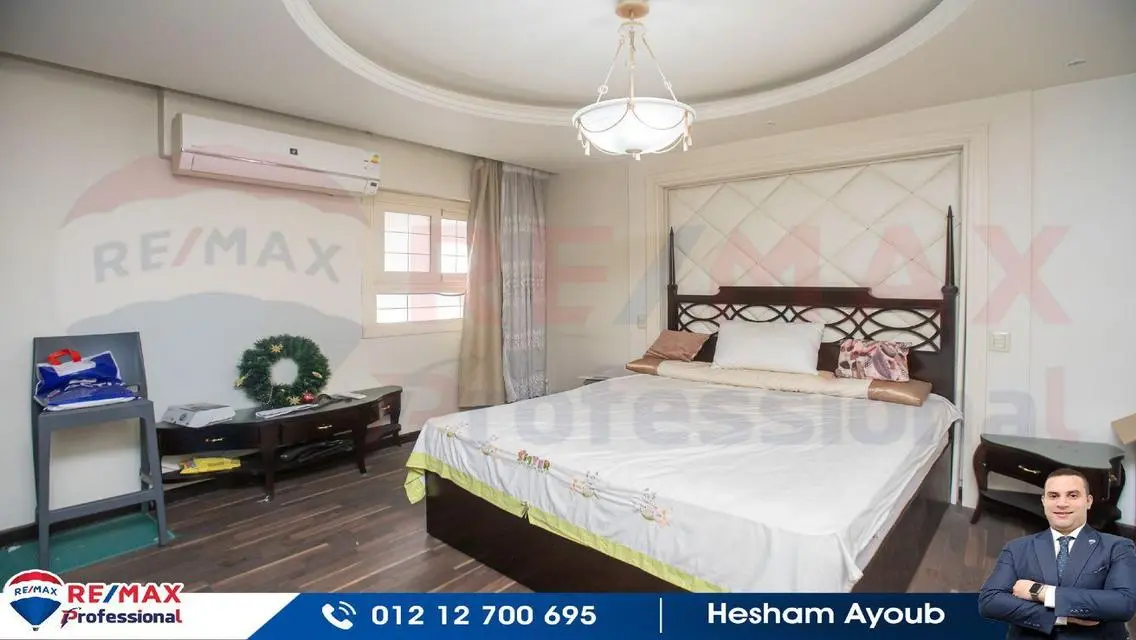 Luxury Villa Overlooking the Lakes for Sale