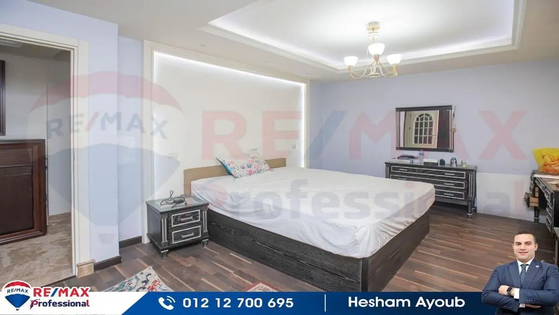 Luxury Villa Overlooking the Lakes for Sale