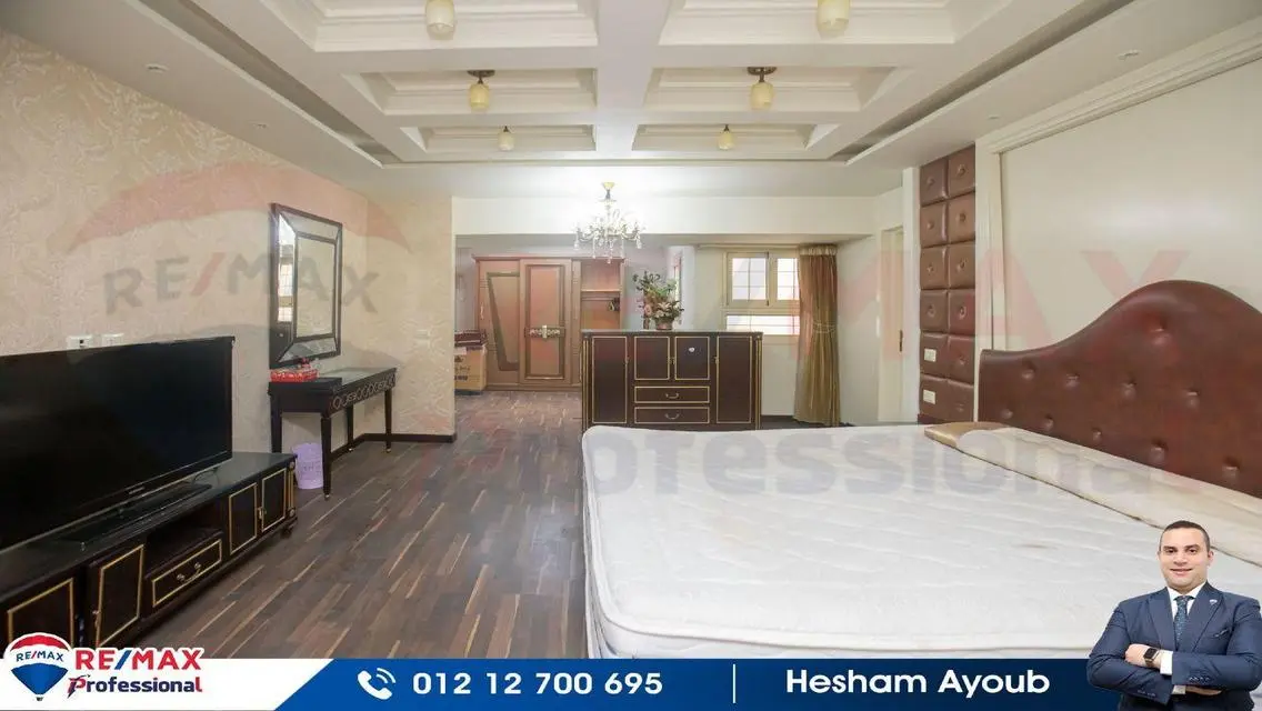 Luxury Villa Overlooking the Lakes for Sale
