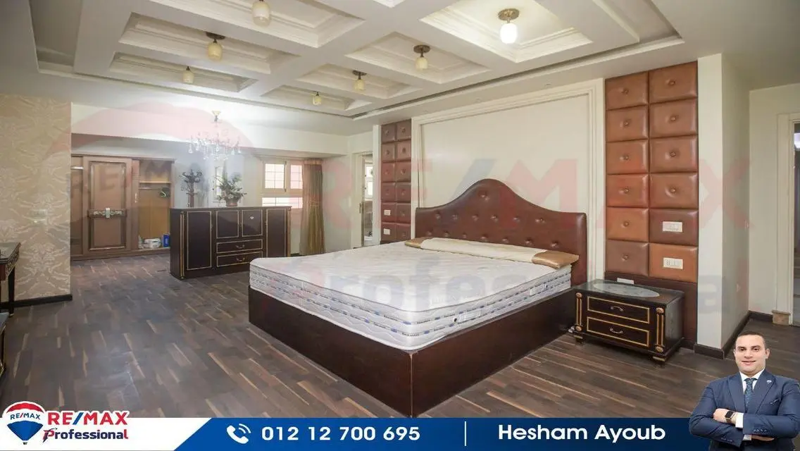 Luxury Villa Overlooking the Lakes for Sale