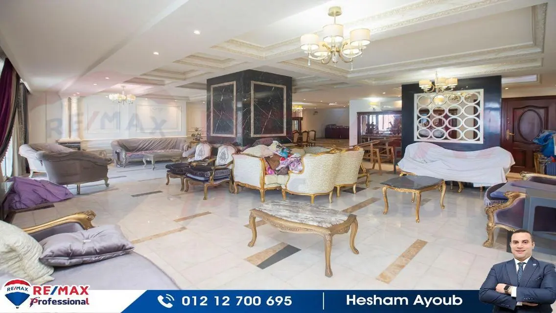 Luxury Villa Overlooking the Lakes for Sale