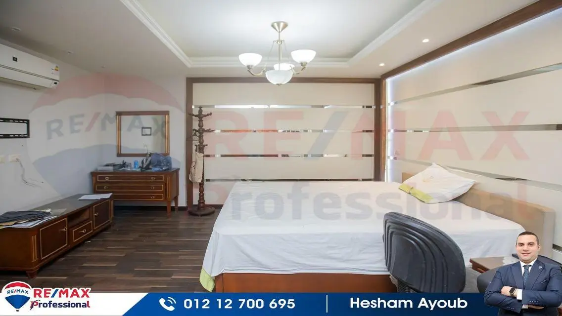 Luxury Villa Overlooking the Lakes for Sale