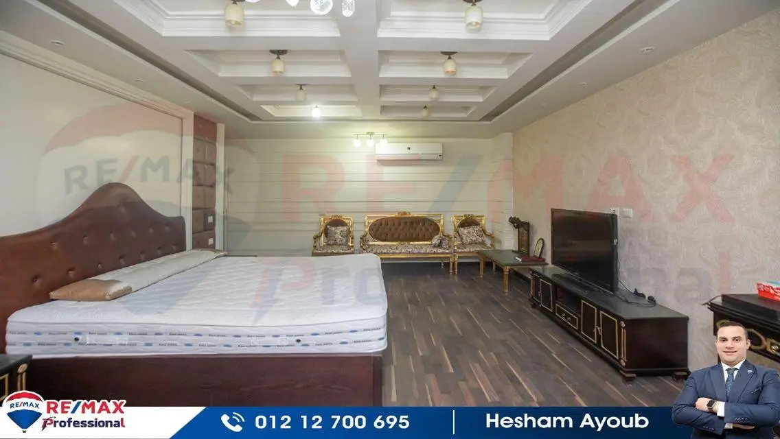 Luxury Villa Overlooking the Lakes for Sale