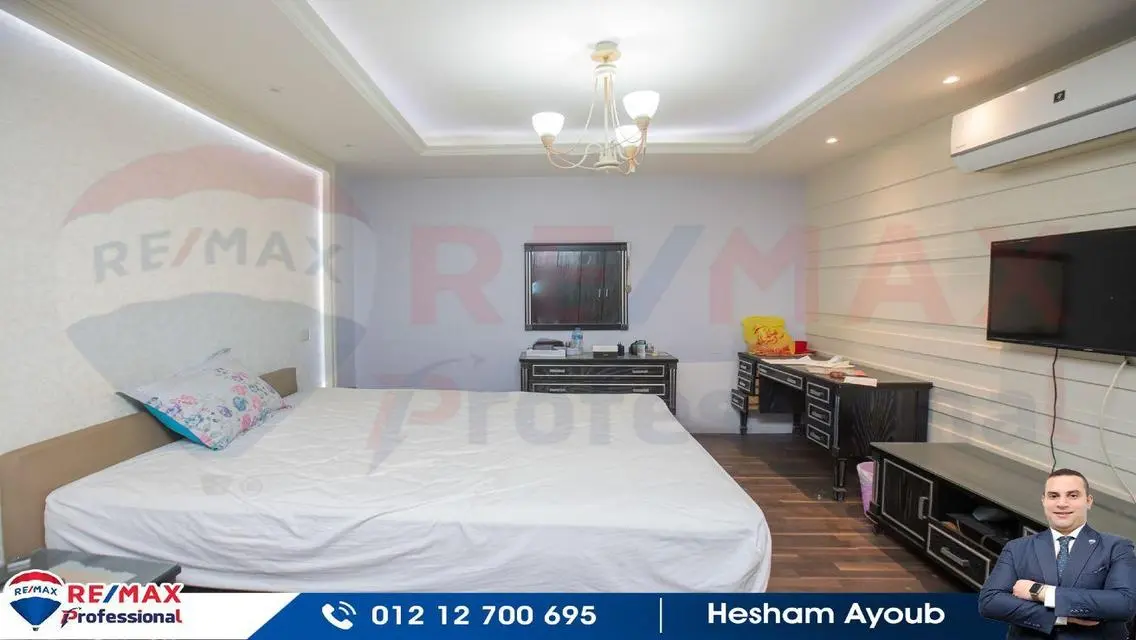 Luxury Villa Overlooking the Lakes for Sale