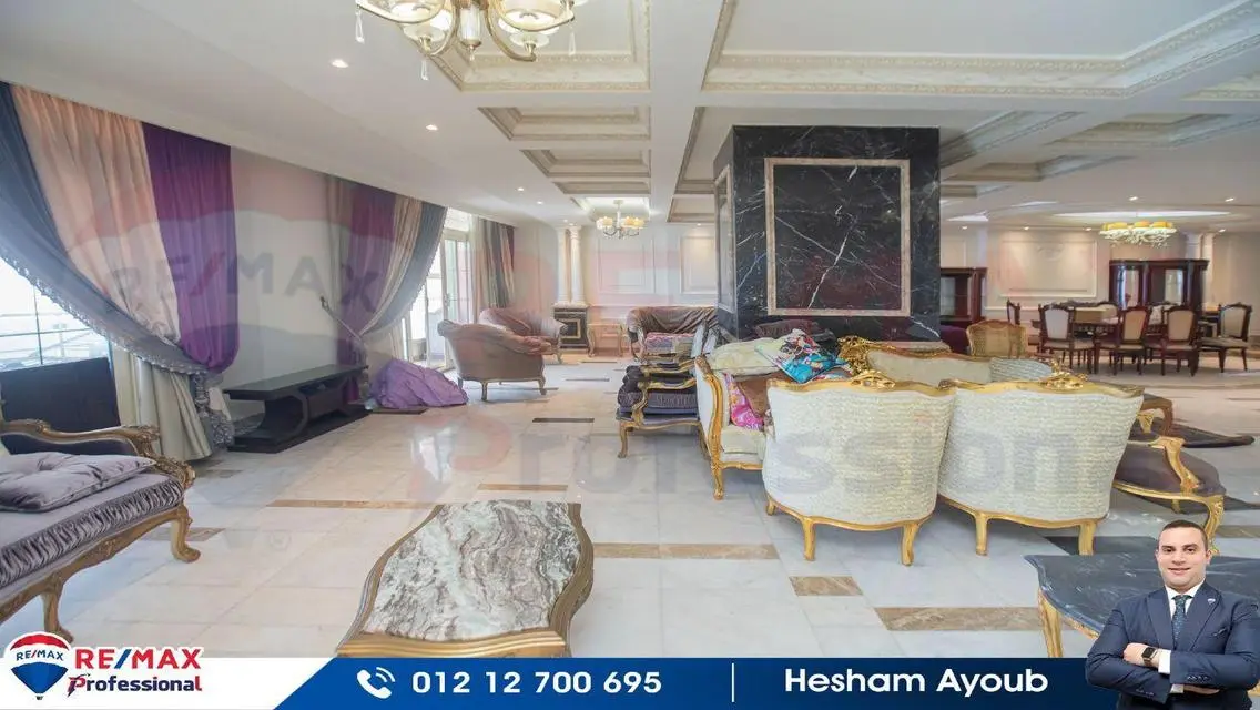 Luxury Villa Overlooking the Lakes for Sale