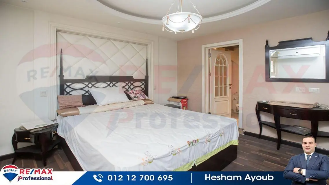 Luxury Villa Overlooking the Lakes for Sale