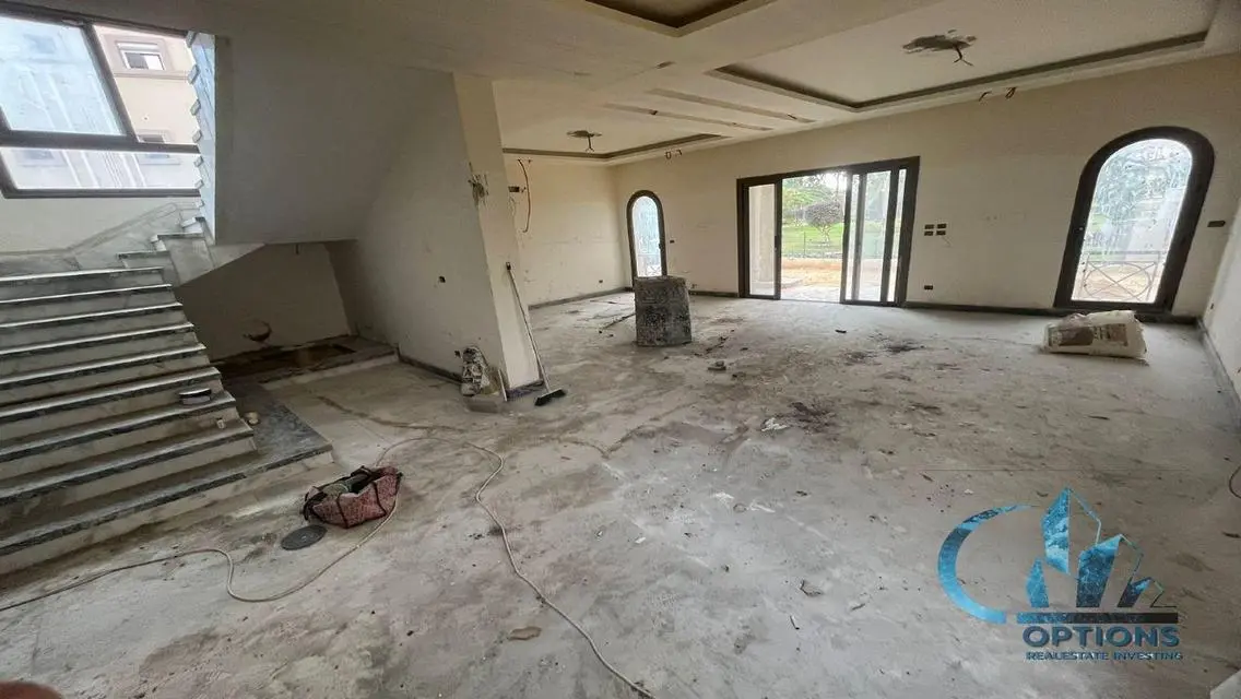 Luxury Property with Spacious Area in D3