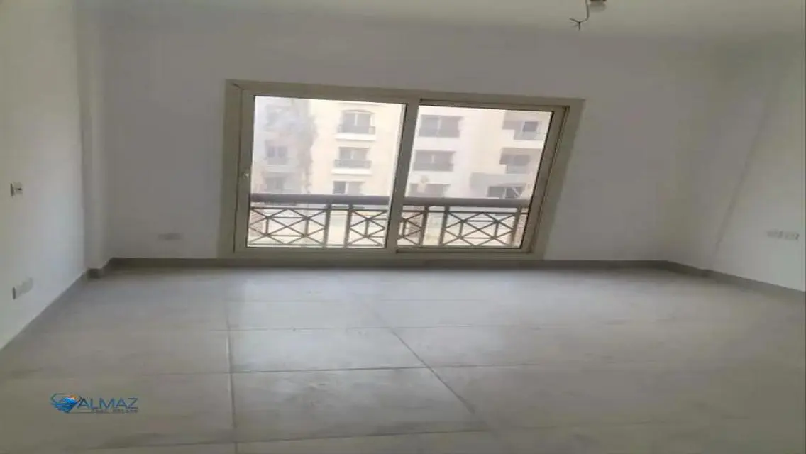 شقة جميلة للبيع في موقع ممتاز