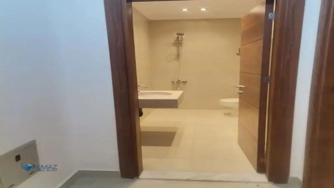 شقة جميلة للبيع في موقع ممتاز