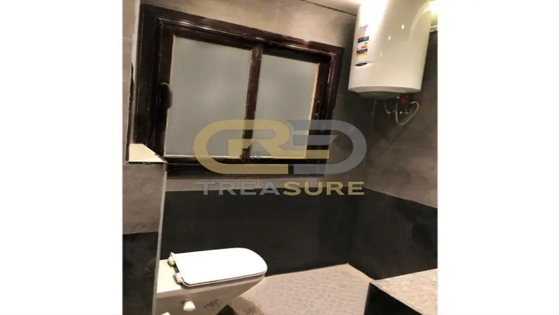 شقة فاخرة بحجم 1200 متر مع تكييف مركزي وحراسة أمنية