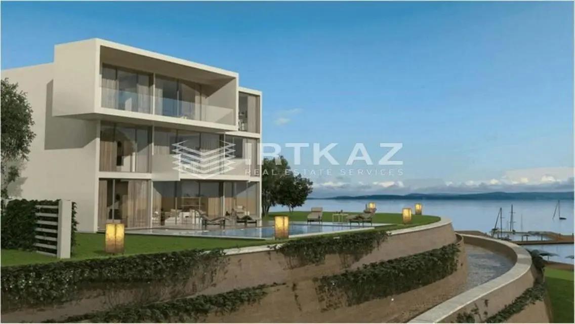 Luxurious Apartment for Sale with Stunning Landmark View