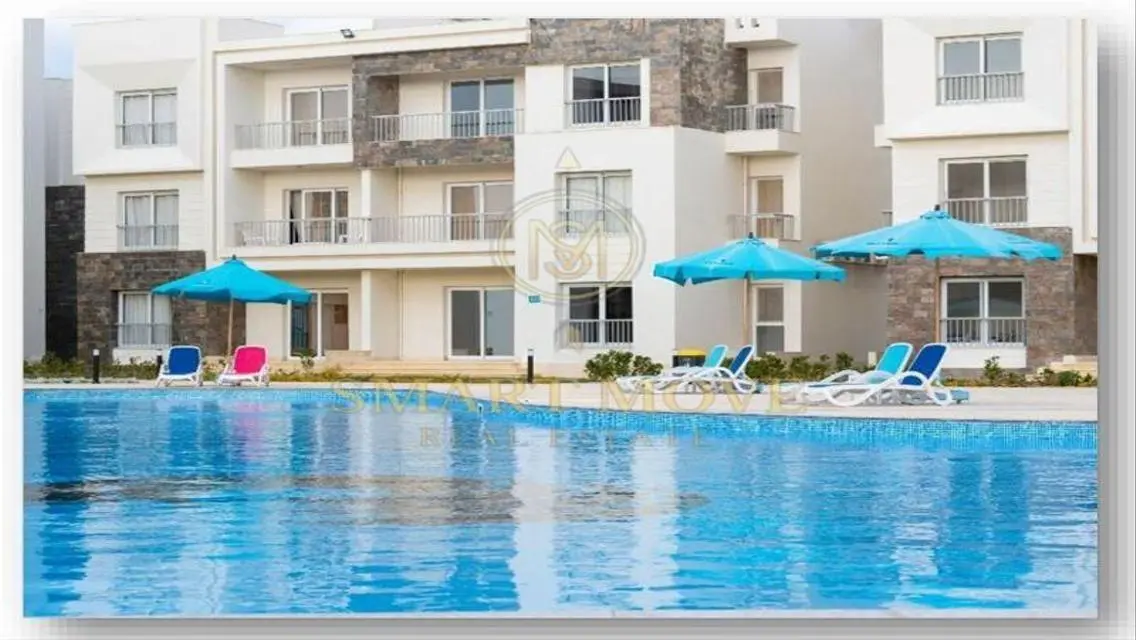 Luxury Apartment with Private Garden and Shared Pool Overlooking Lakes