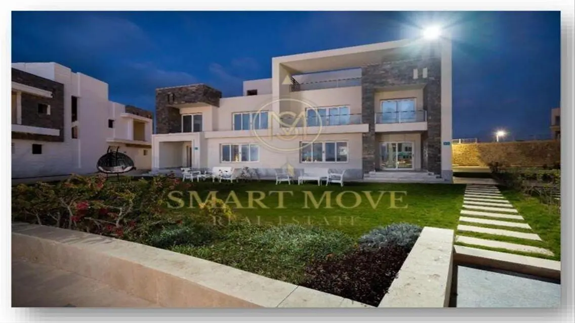 Luxury Apartment with Private Garden and Shared Pool Overlooking Lakes