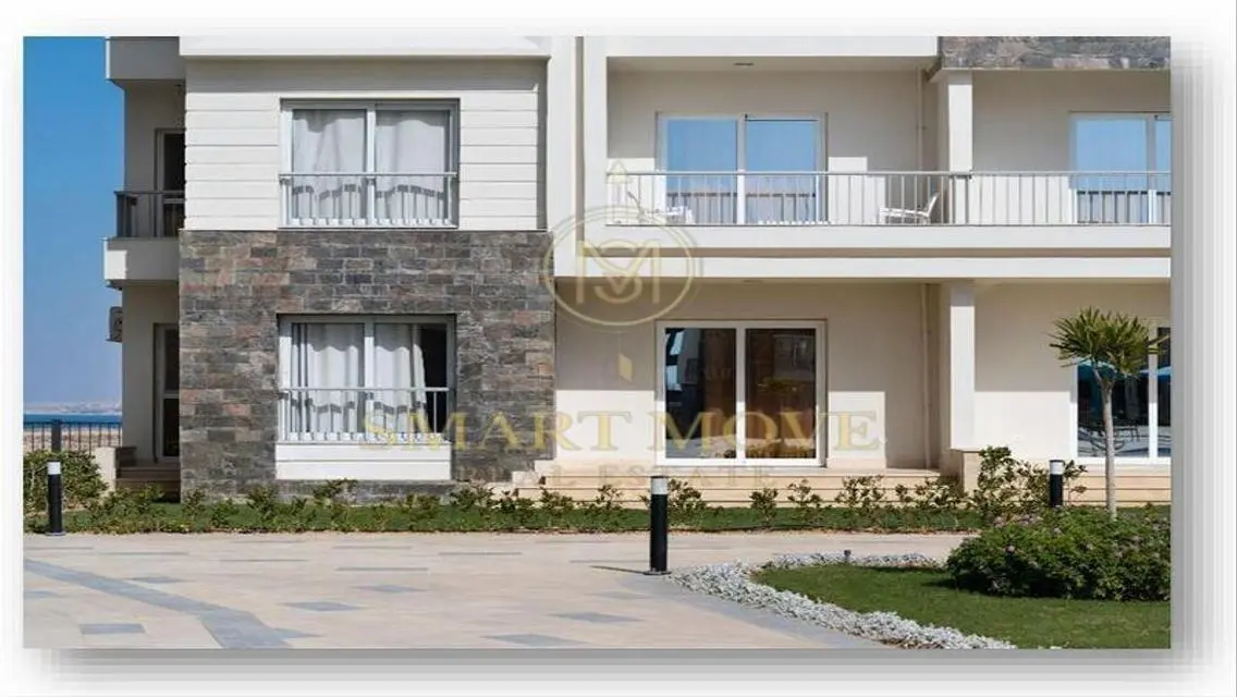Luxury Apartment with Private Garden and Shared Pool Overlooking Lakes