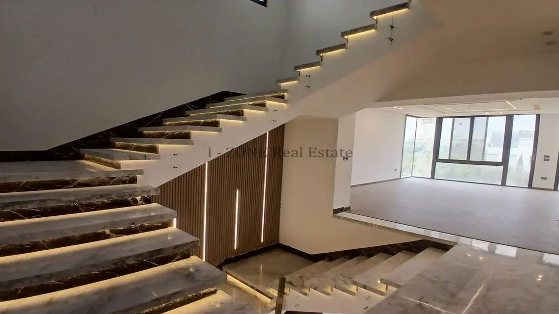 شقة فاخرة في سكاي كوندوز