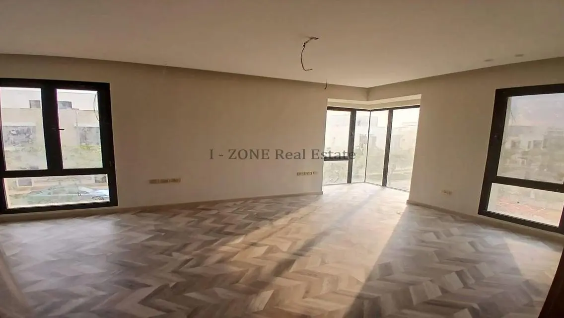 شقة فاخرة في سكاي كوندوز