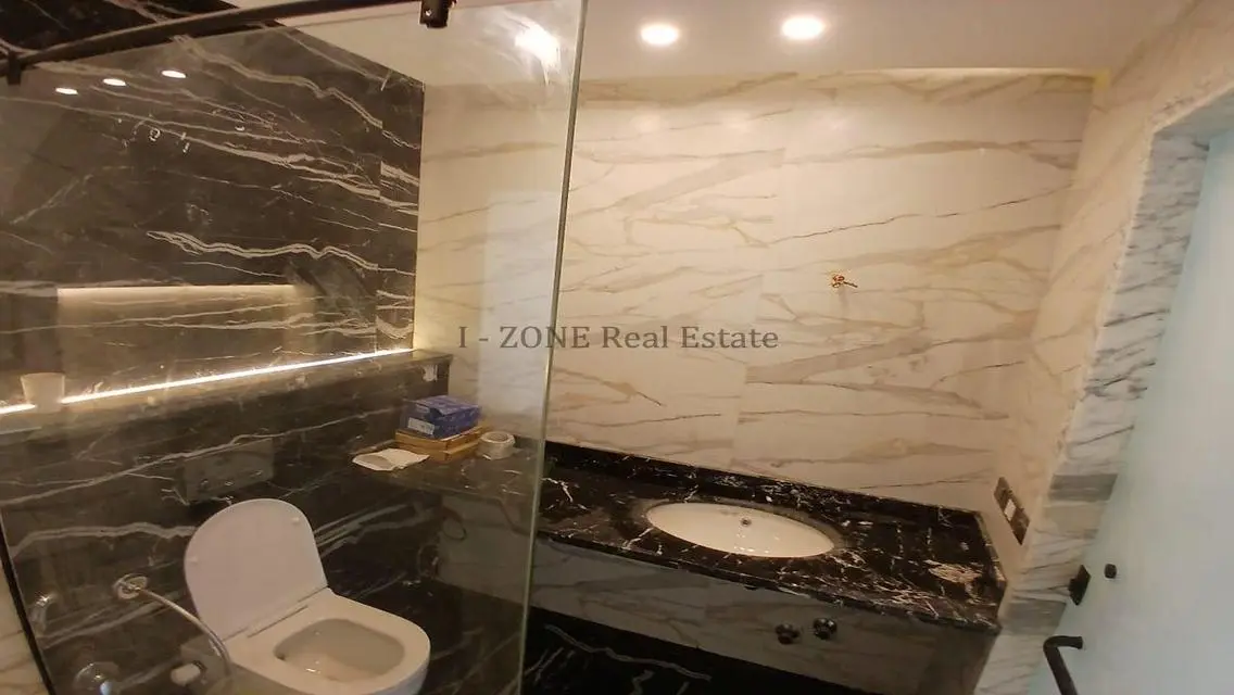 شقة فاخرة في سكاي كوندوز