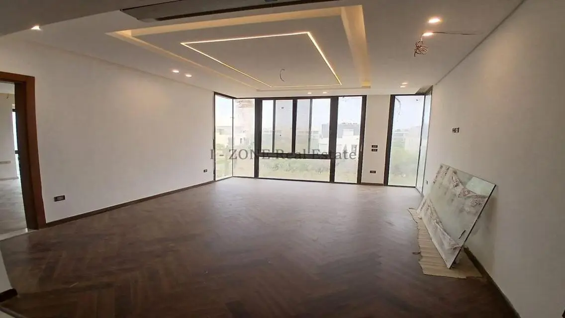 شقة فاخرة في سكاي كوندوز