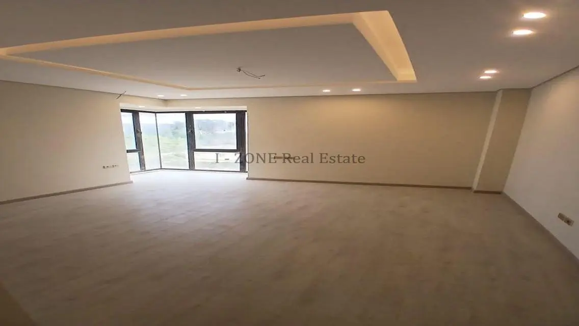 شقة فاخرة في سكاي كوندوز