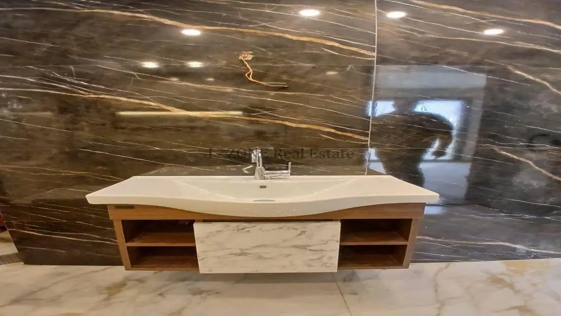 شقة فاخرة في سكاي كوندوز