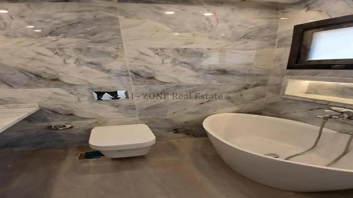 شقة فاخرة في سكاي كوندوز