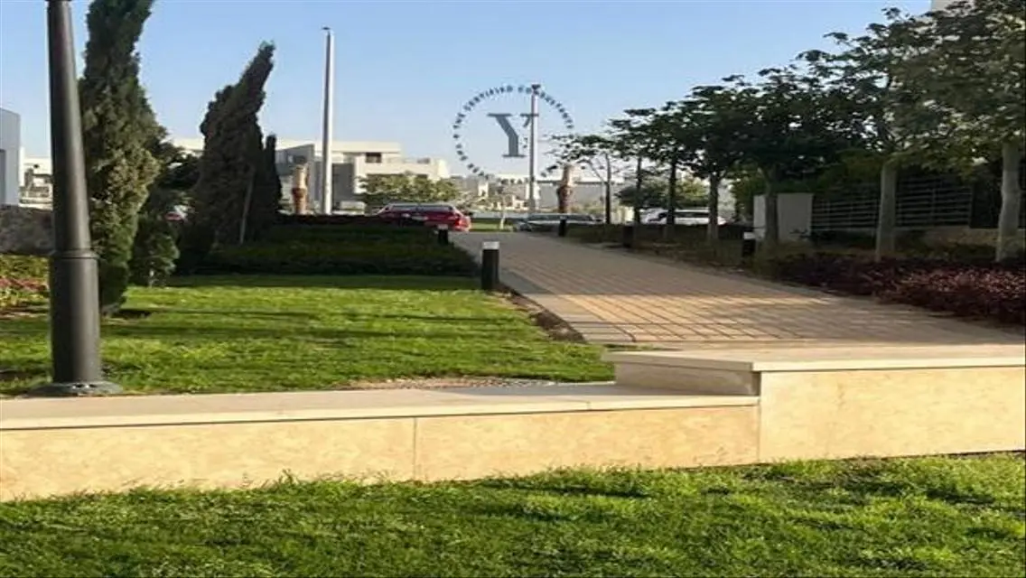 فيلا فاخرة بمساحة 230 متر مع مسبح خاص وحديقة في موقع مميز