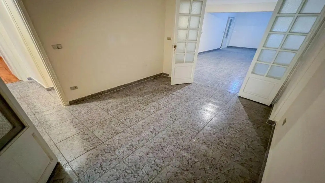 شقة فاخرة للبيع في بولكلي، الإسكندرية