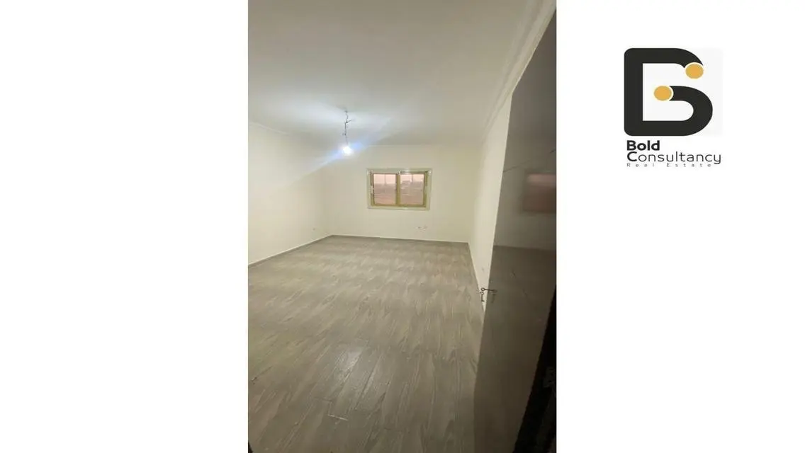 Luxury Apartment of 165 sqm with Balcony and Lobby