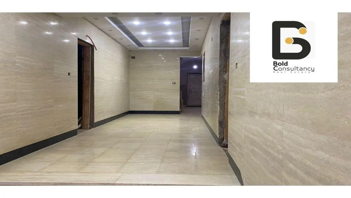 Luxury Apartment of 165 sqm with Balcony and Lobby