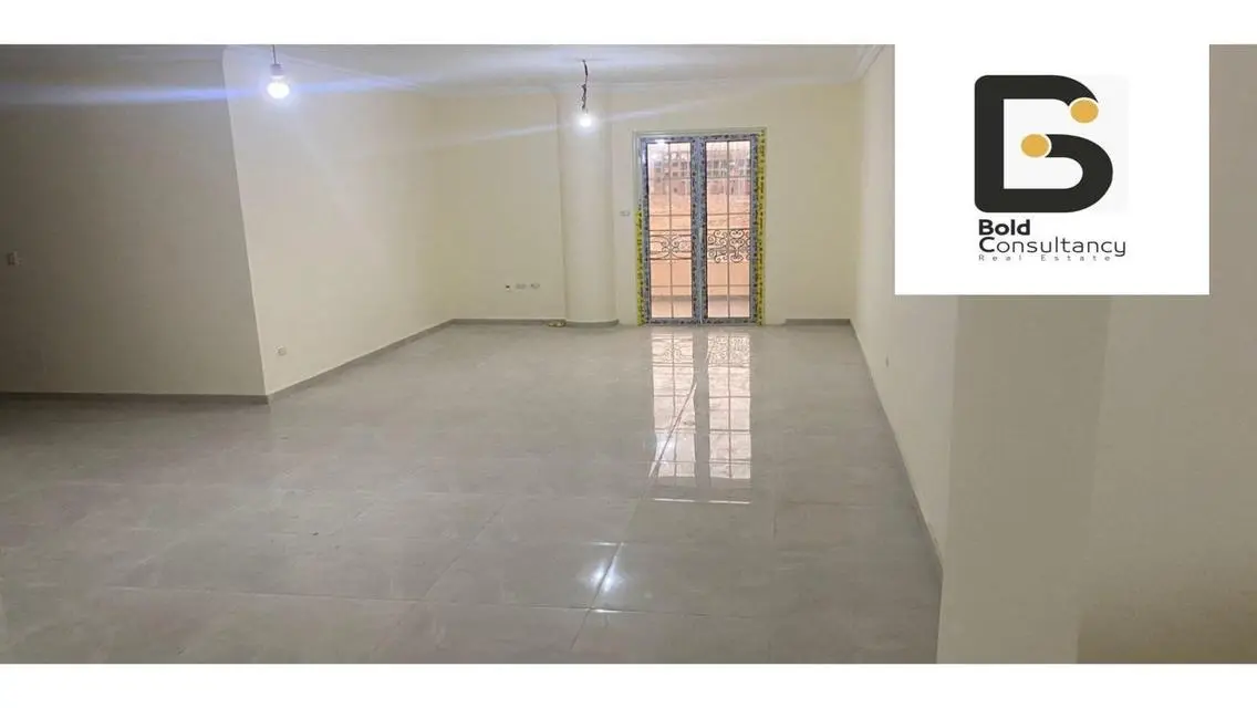 Luxury Apartment of 165 sqm with Balcony and Lobby