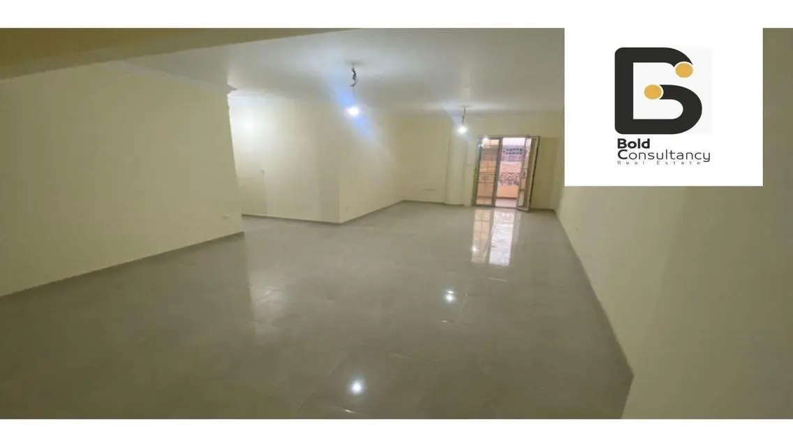 Luxury Apartment of 165 sqm with Balcony and Lobby